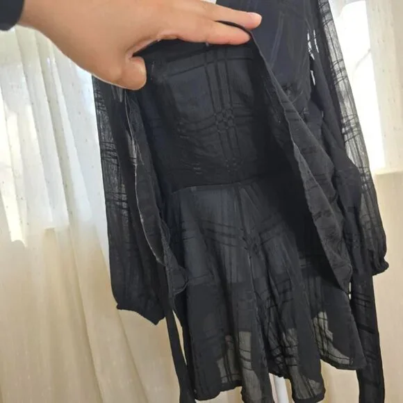 Black long sleeve Romper - Picture 6 of 13